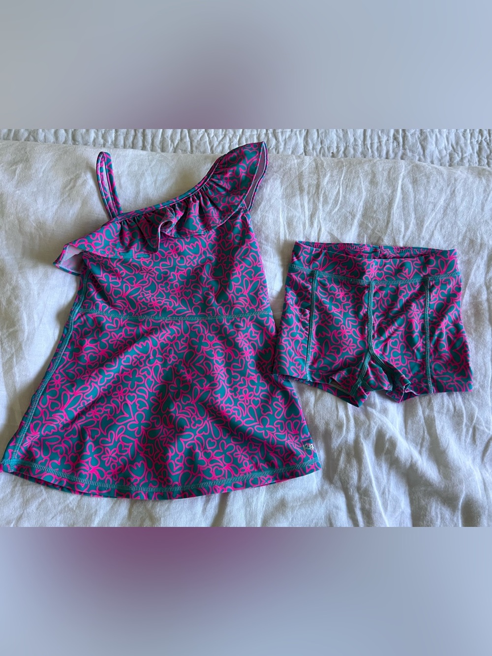 RuffleButts active dress and matching shorts, 3T, EUC